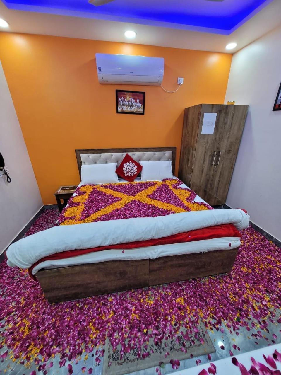 Hotel The Swiss Residency Greater Noida Zewnętrze zdjęcie